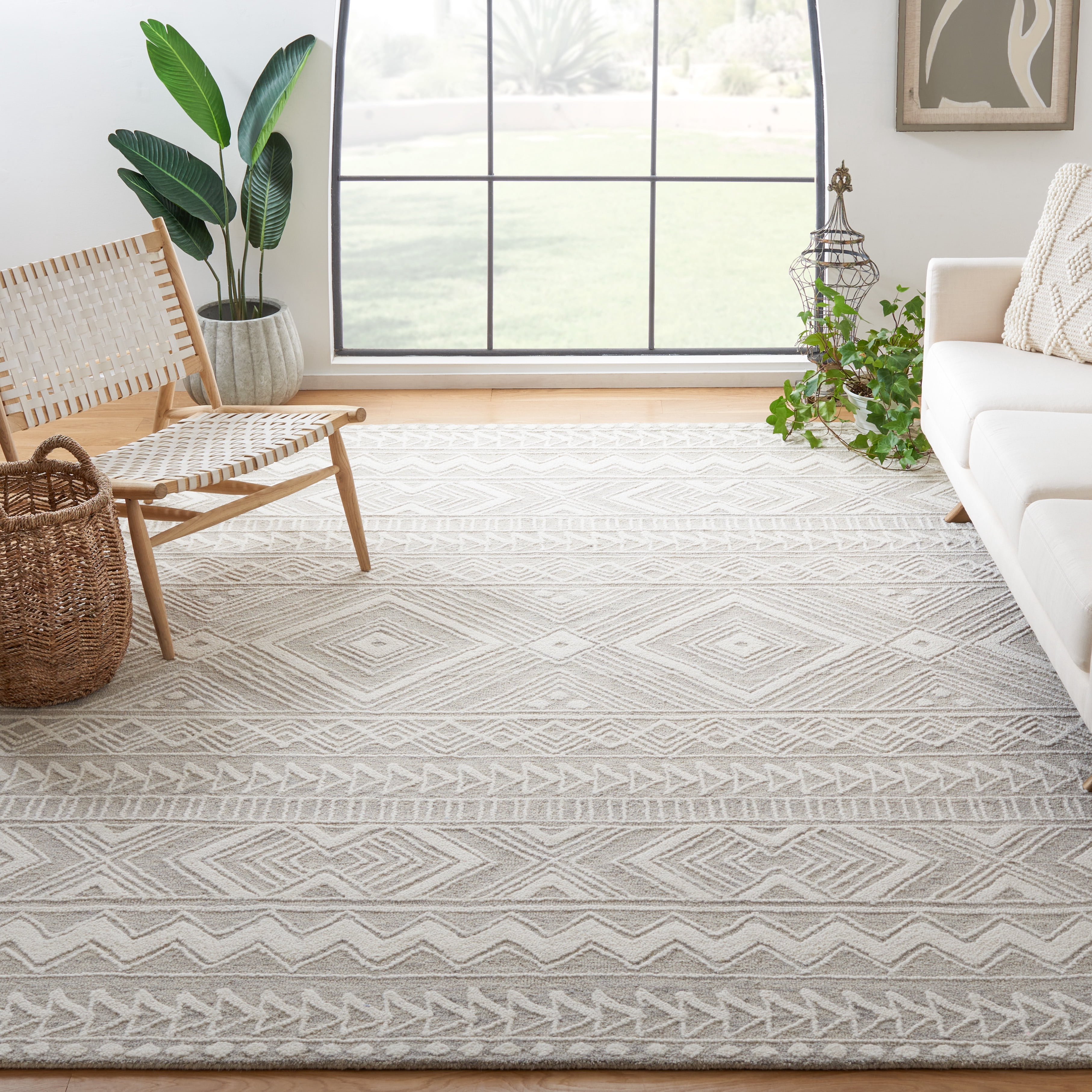 Safavieh Metro Padraic Medallion Area Rug, Light Gray/Ivory, 8' x 10'