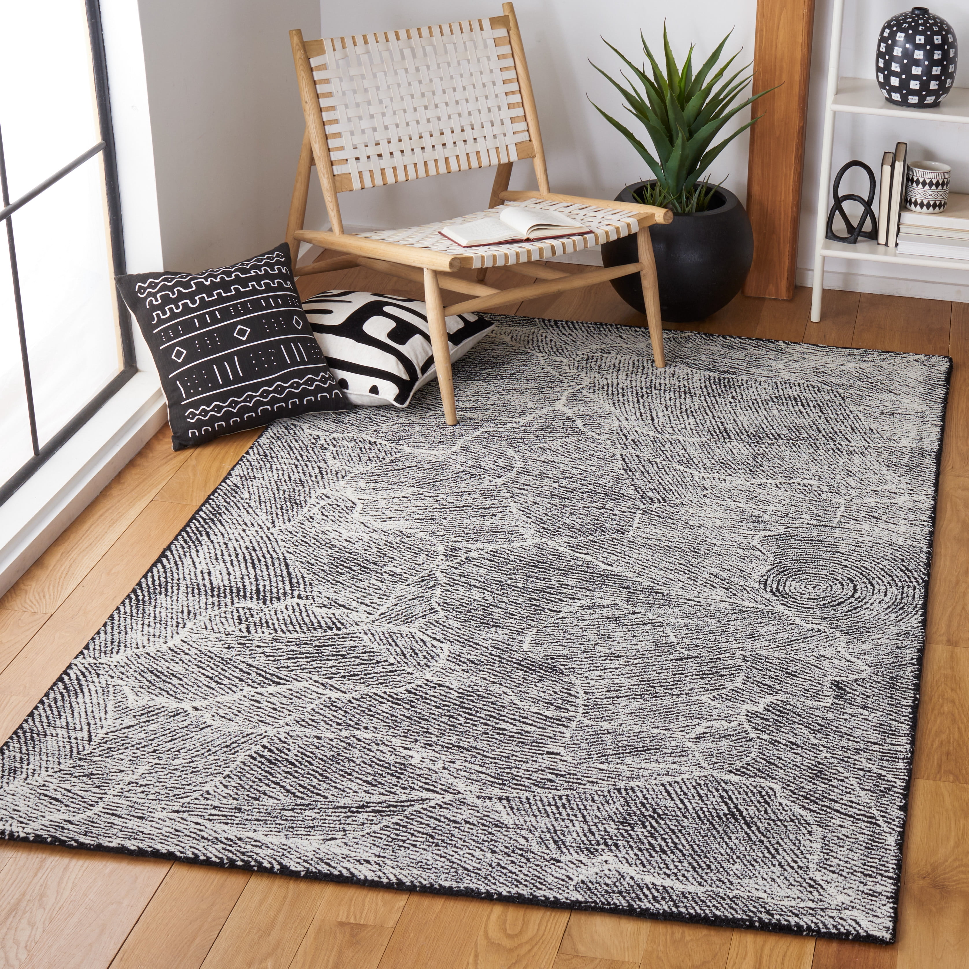 Safavieh Metro Patricia Distressed Area Rug, Black/Ivory, 6' x 6' Square
