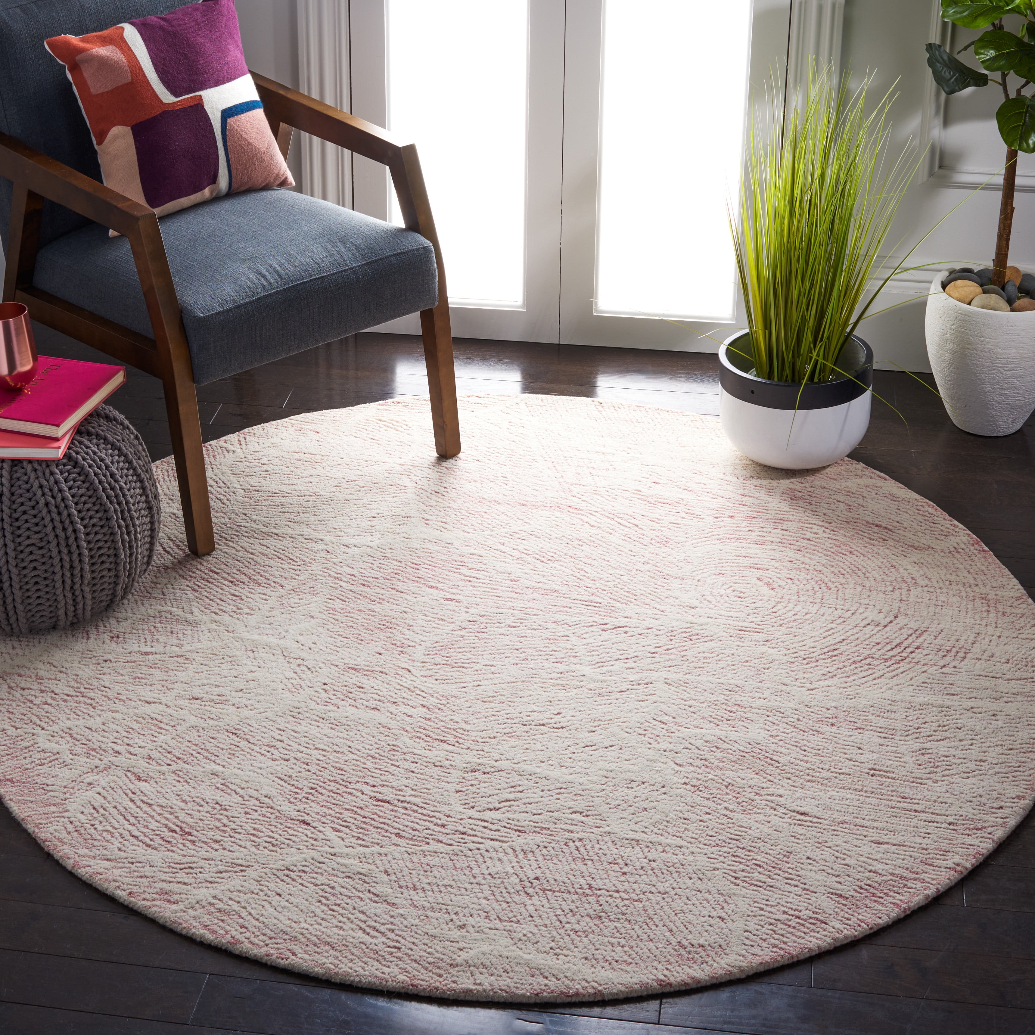 Safavieh Metro Patricia Distressed Area Rug, Pink/Ivory, 6' x 6' Round