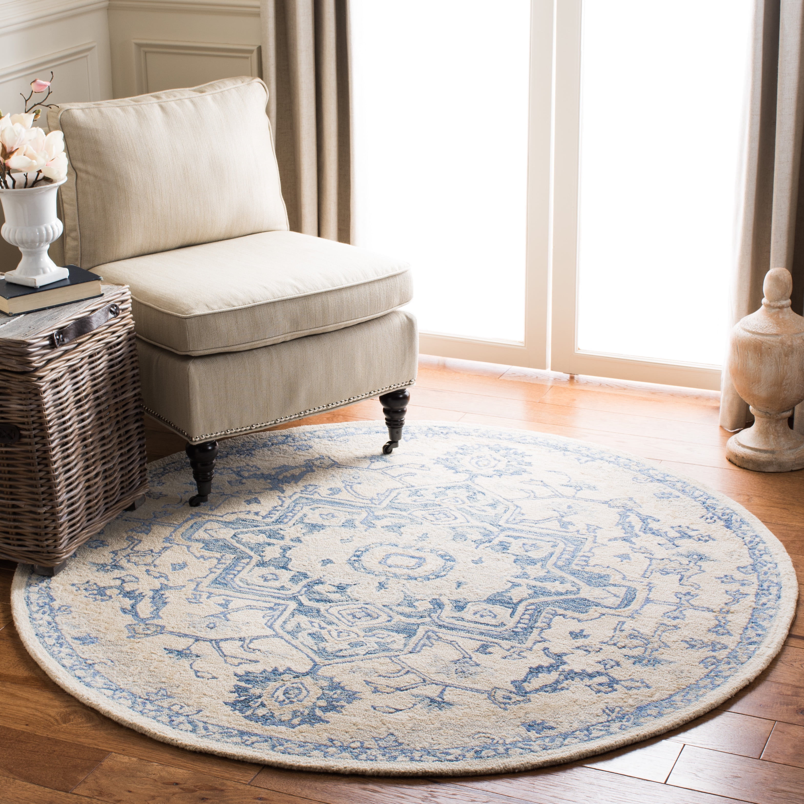 Safavieh Micro-Loop Braylon Floral Area Rug, Ivory/Blue, 9' x 9' Round