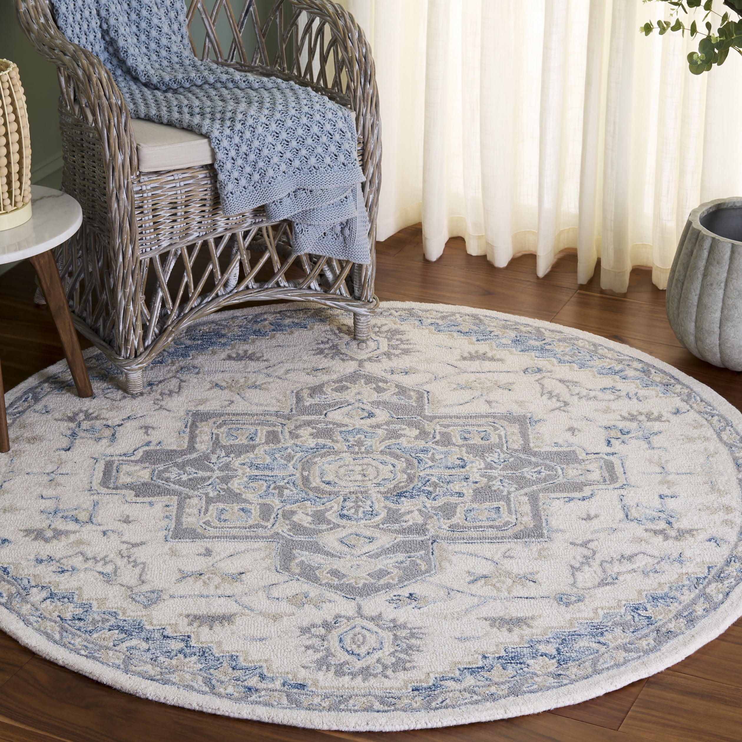 Safavieh Micro-Loop Braylon Floral Area Rug, Ivory/Navy, 7' x 7' Round