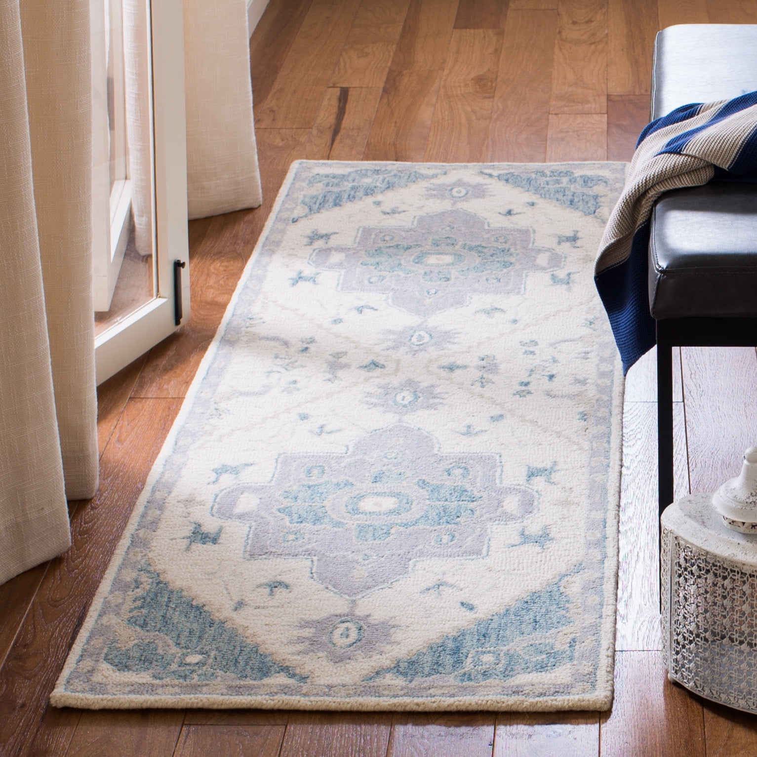 Safavieh Micro-Loop Braylon Floral Runner Rug, Ivory/Navy, 2'3" x 9'