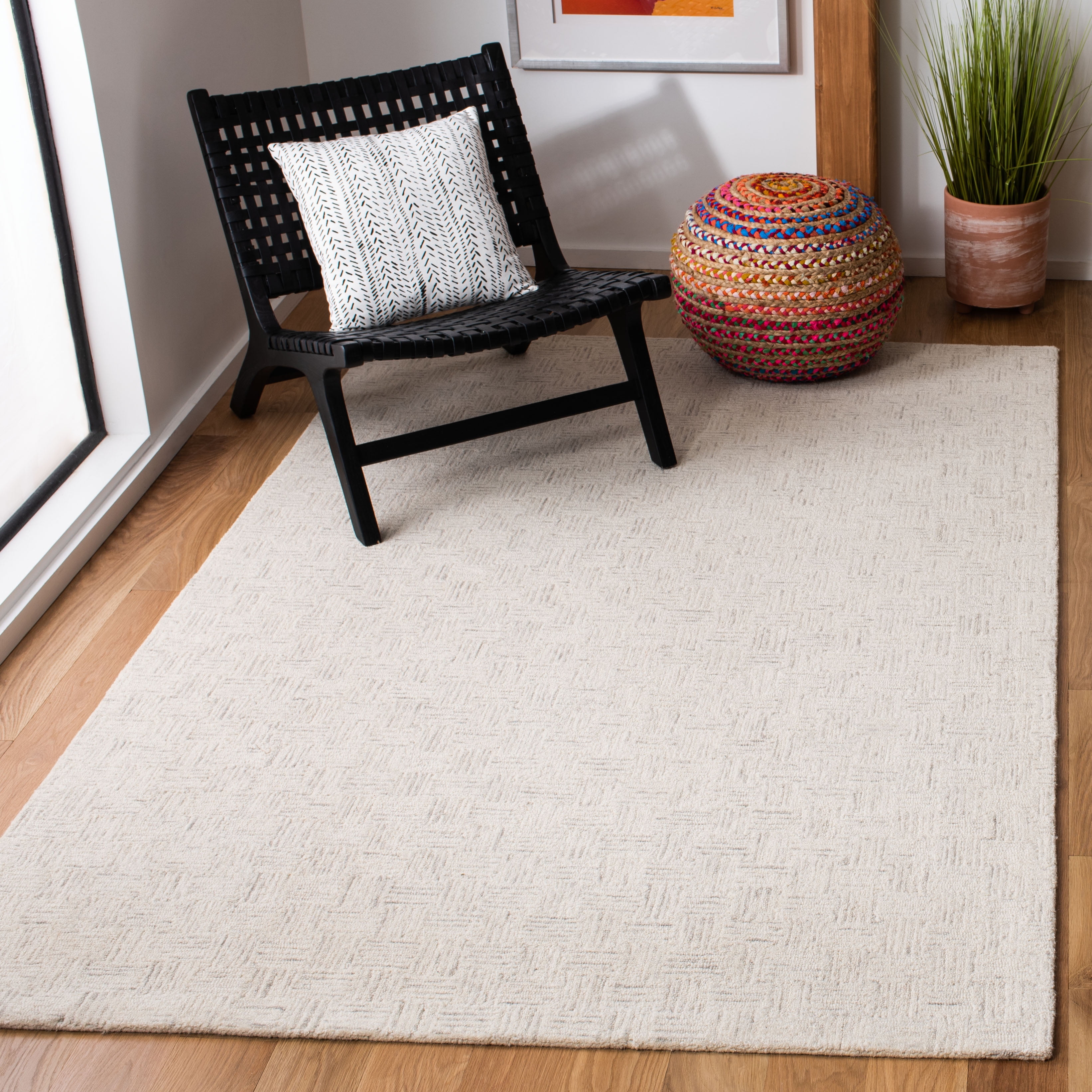 Ivory and Light Grey Hand-Tufted Wool Area Rug, 4' x 6'