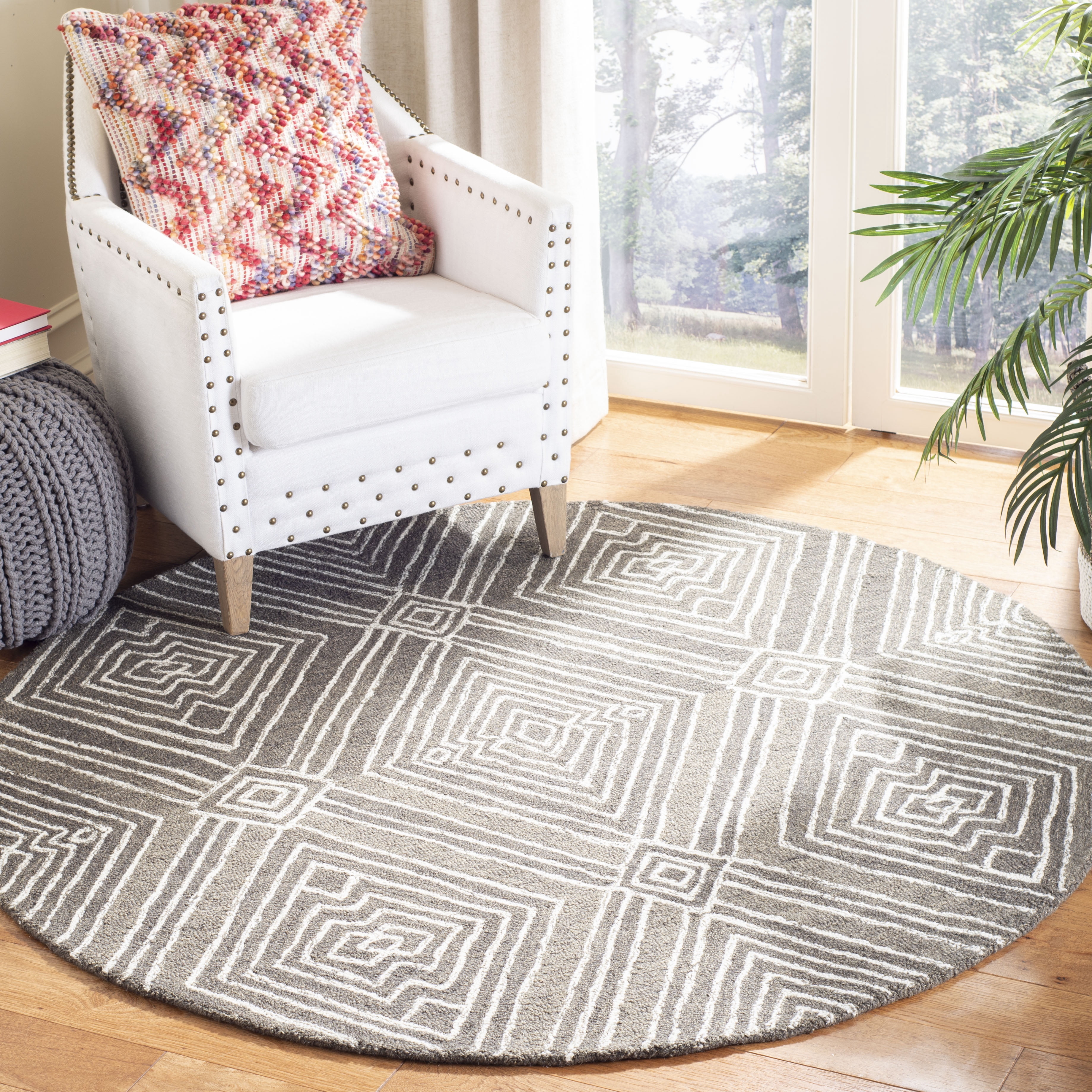 SAFAVIEH Micro-Loop Colton Geometric Diamonds Area Rug, Dark Grey/Ivory, 5' x 5' Round