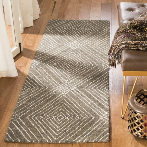 SAFAVIEH Micro-Loop Colton Geometric Diamonds Runner Rug, Dark Grey/Ivory, 2'3" x 7'