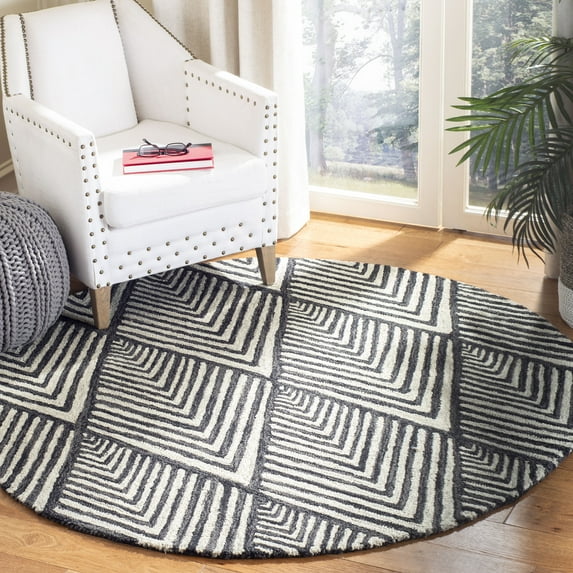 SAFAVIEH Micro-Loop Horatio Diamond Trellis Wool Area Rug, Charcoal/Ivory, 5' x 5' Round