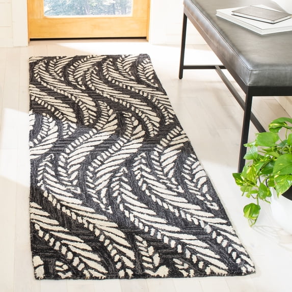 Safavieh Micro-Loop Daffodil Leaves Runner Rug, Charcoal/Ivory, 2'3" x 7'