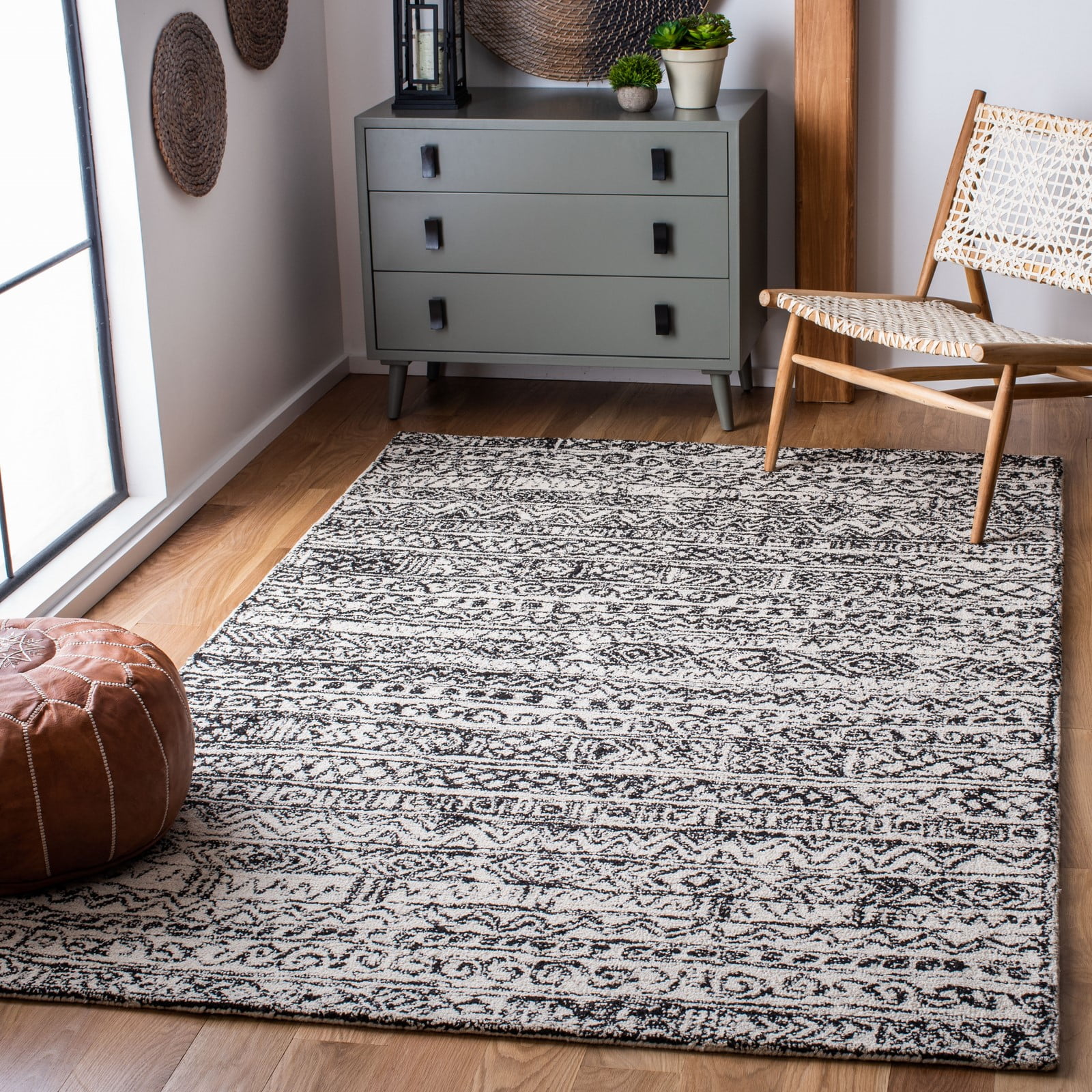 Ivory and Black Handmade Tufted Wool Round Rug