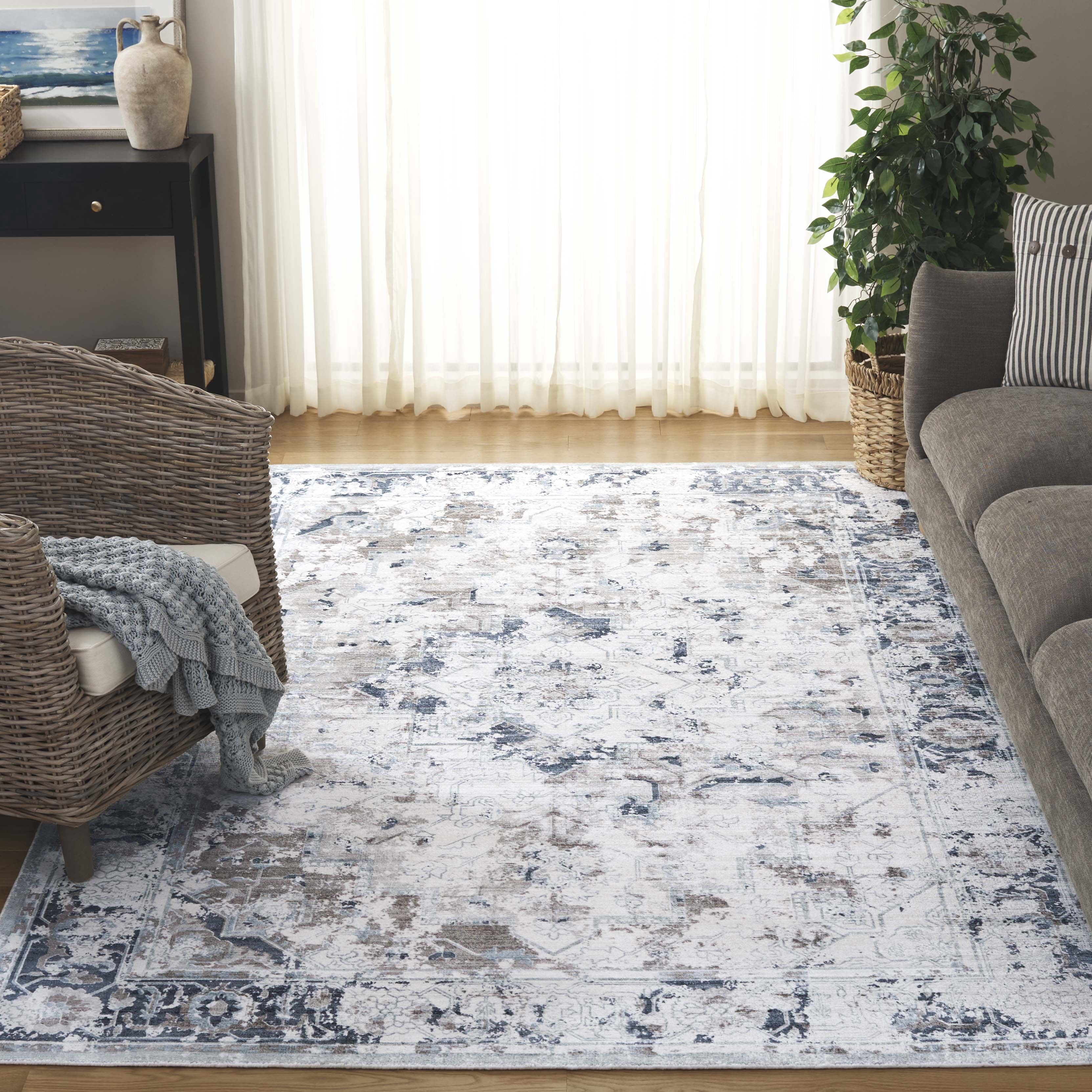 Safavieh Mirage Bethanie Distressed Area Rug, Blue/Creme, 6' x 9'