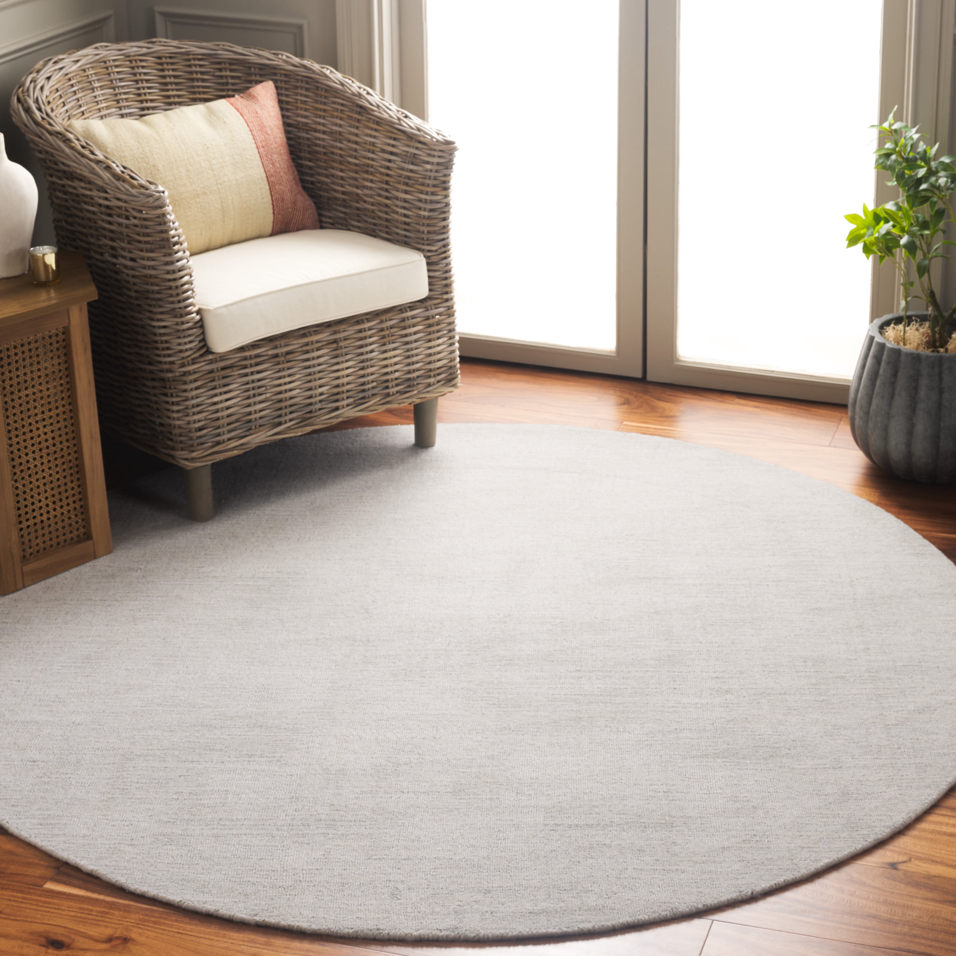 Safavieh Mirage Romayne Distressed Area Rug, Ivory, 6' x 6' Round