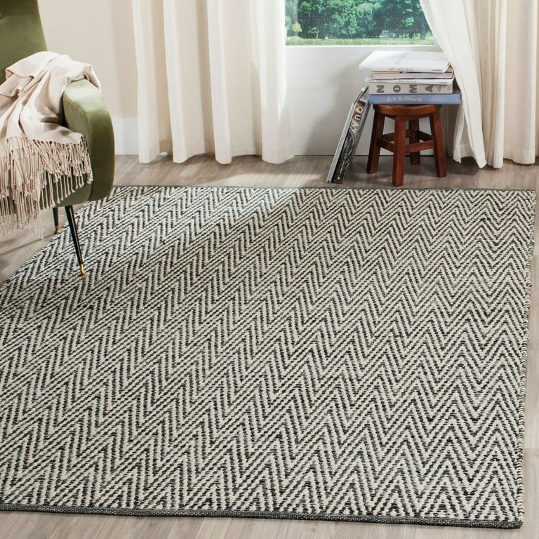 Herringbone Black/Ivory Handwoven Indoor/Outdoor Rug