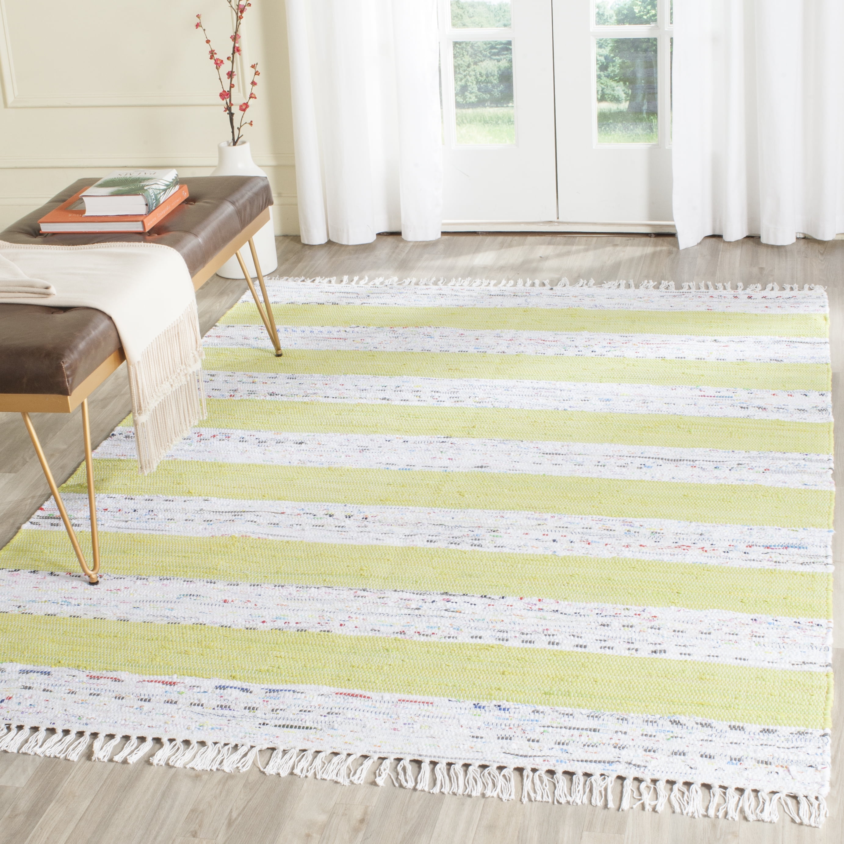 Ivory and Light Green Handwoven Cotton Area Rug, 4' x 6'