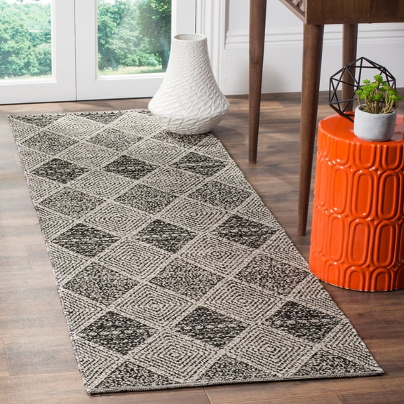 SAFAVIEH Montauk Caleb Geometric Diamond Cotton Runner Rug, Black, 2'3" x 9'
