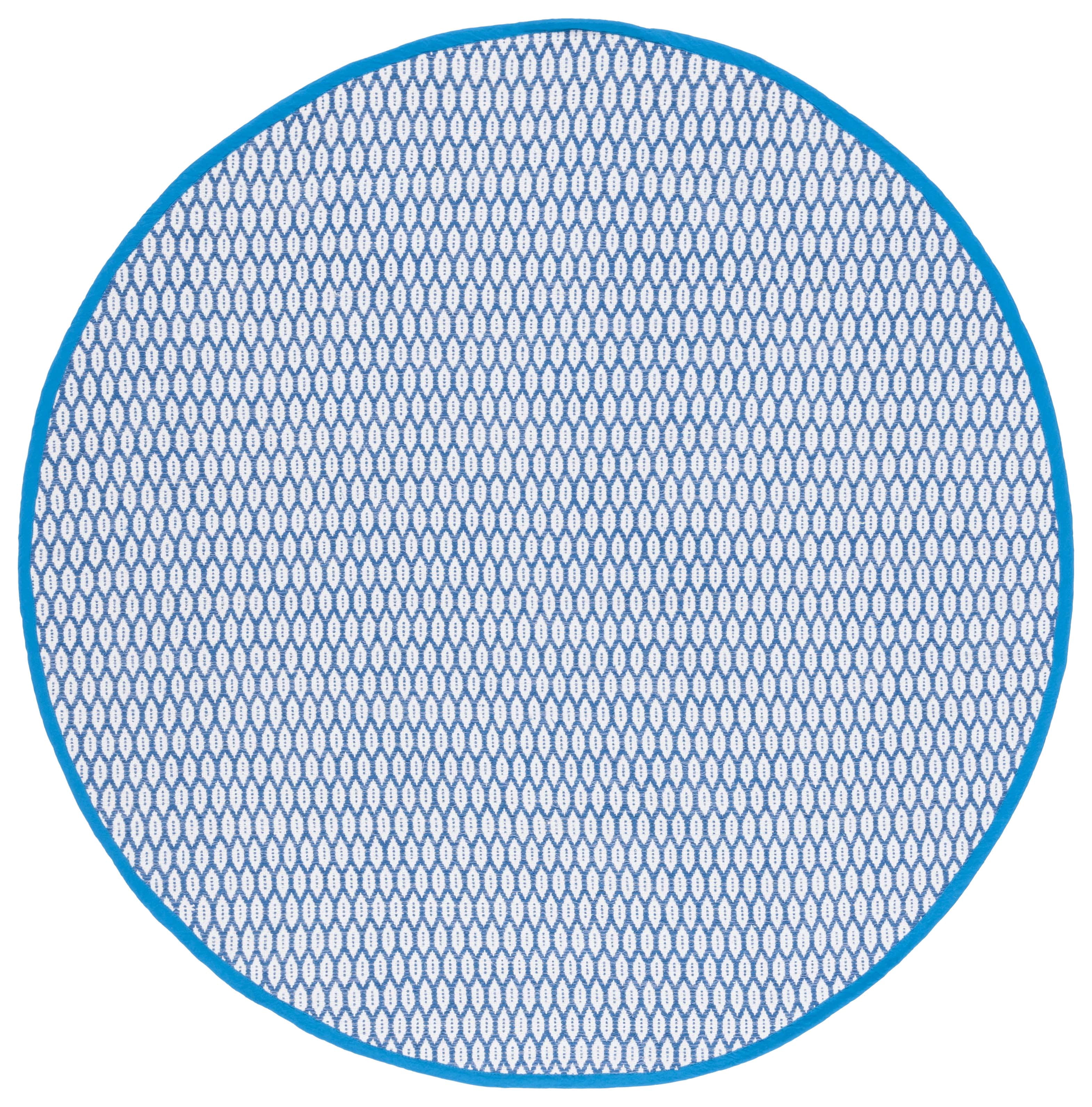 SAFAVIEH Montauk Crystal Geometric Cotton Area Rug, Blue/Ivory, 6' x 6' Round