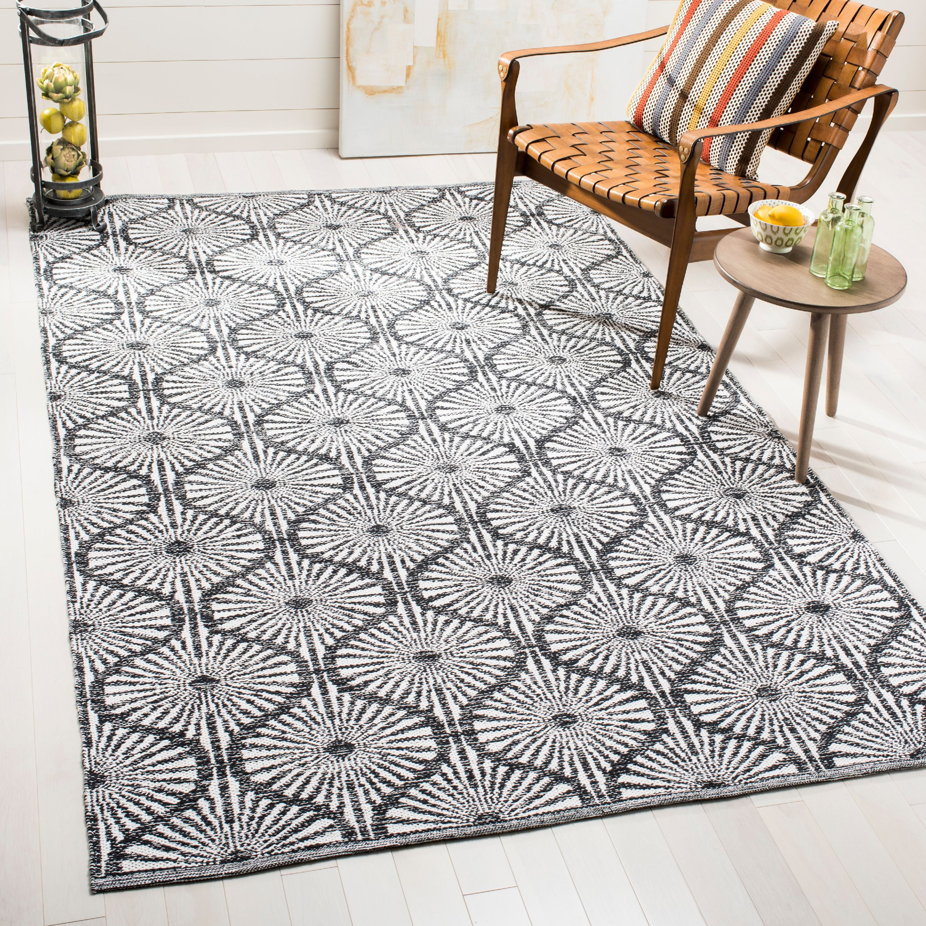 Montauk Off-White and Black Hand Woven Cotton Rug