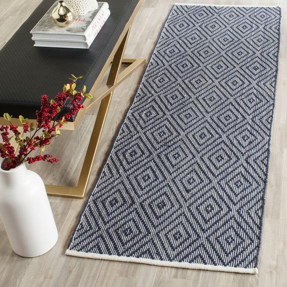 SAFAVIEH Montauk Kimberlyn Geometric Diamond Cotton Runner Rug, Navy/Ivory, 2'3" x 7'