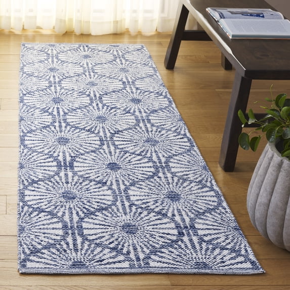 Safavieh Montauk Garland Geometric Runner Rug, Navy/Ivory, 2'3" x 7'