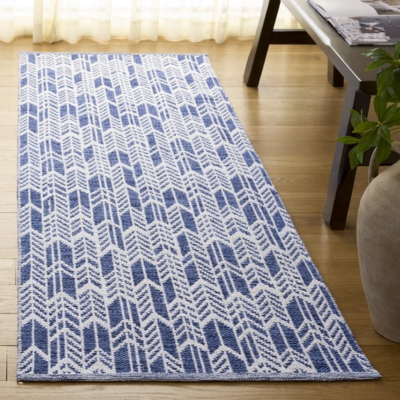 Safavieh Montauk Rhoda Geometric Runner Rug, Navy/Ivory, 2'3" x 7'