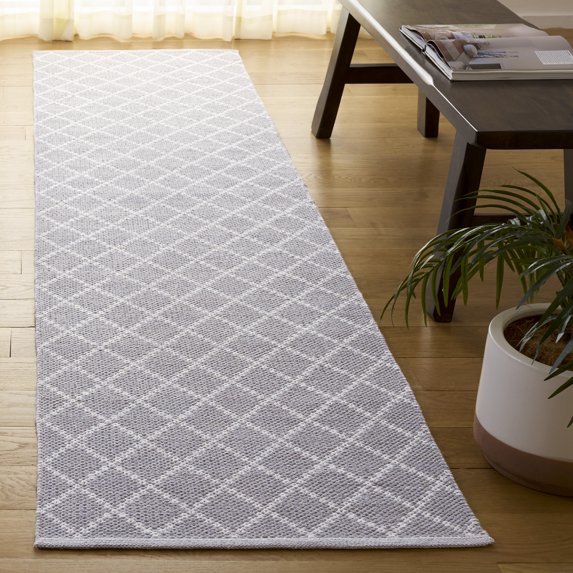 Safavieh Montauk Jolyon Diamond Cotton Runner Rug, Light Gray/Ivory, 2'3" x 9'