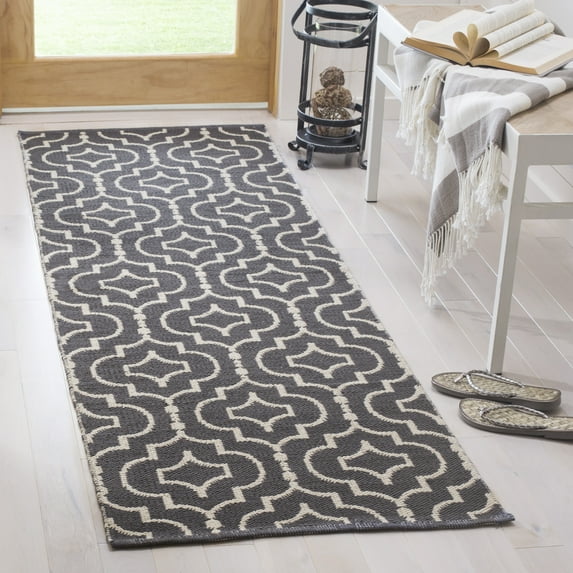 SAFAVIEH Montauk Raeyln Geometric Cotton Runner Rug, Dark Grey/Ivory, 2'3" x 7'