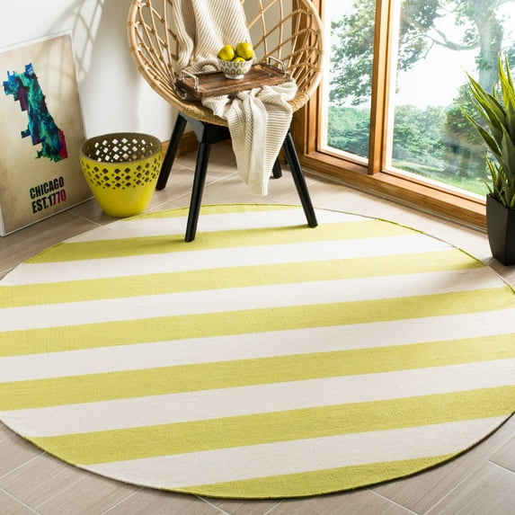 SAFAVIEH Montauk Saranna Striped Cotton Area Rug, Green/Ivory, 6' x 6' Round