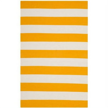 SAFAVIEH Montauk Saranna Striped Cotton Area Rug, Yellow/Ivory, 4' x 4' Round