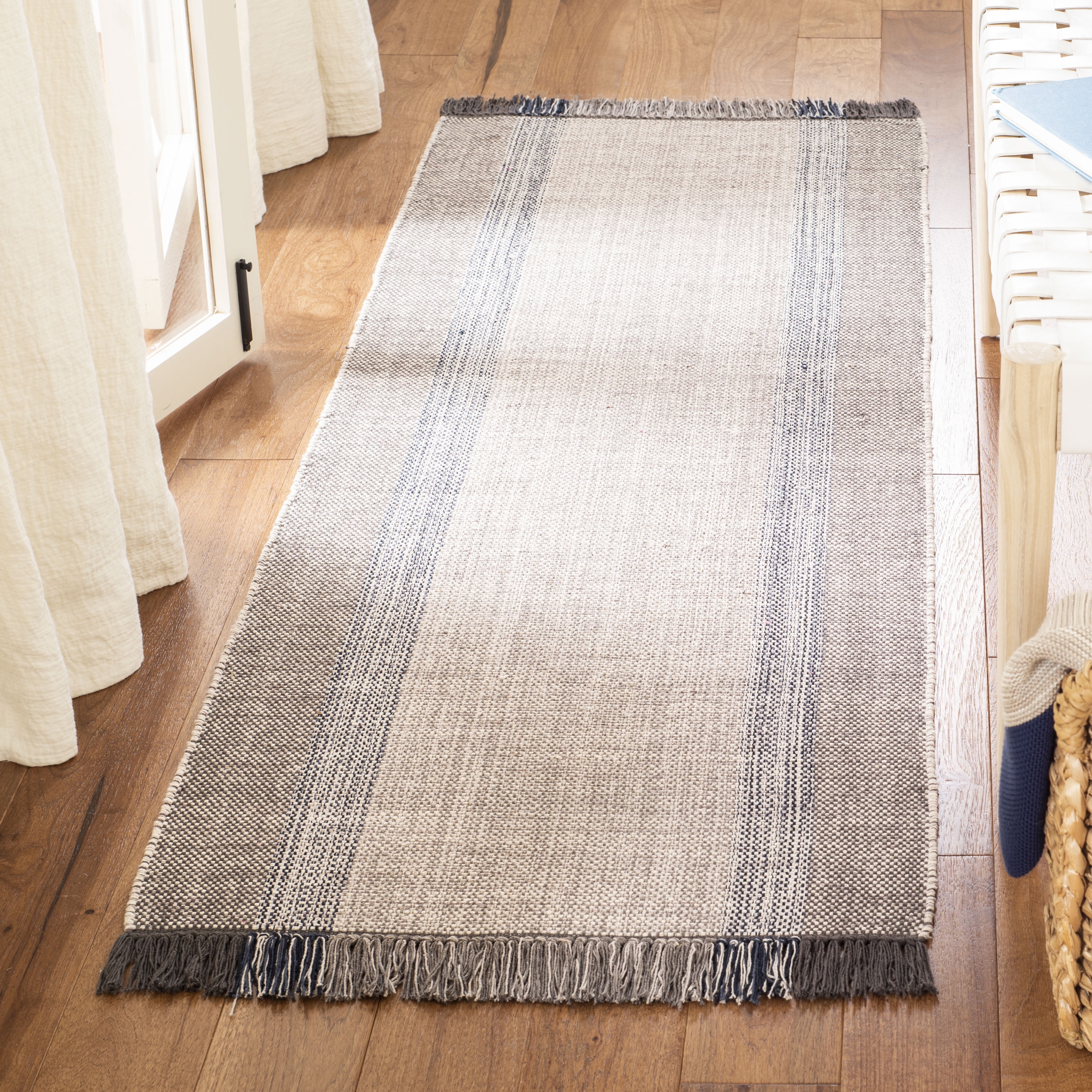 SAFAVIEH Montauk Sharlene Solid Striped Cotton Runner Rug, Blue/Grey, 2'3" x 7'