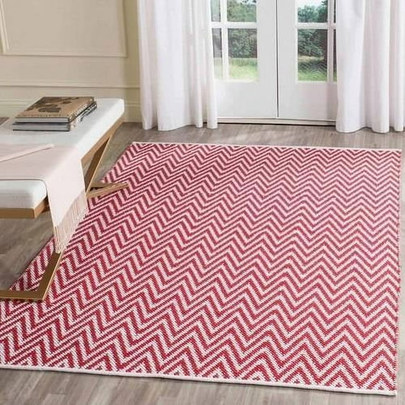SAFAVIEH Montauk Siomha Chevron Cotton Area Rug, Red/Ivory, 2'3" x 3'9"