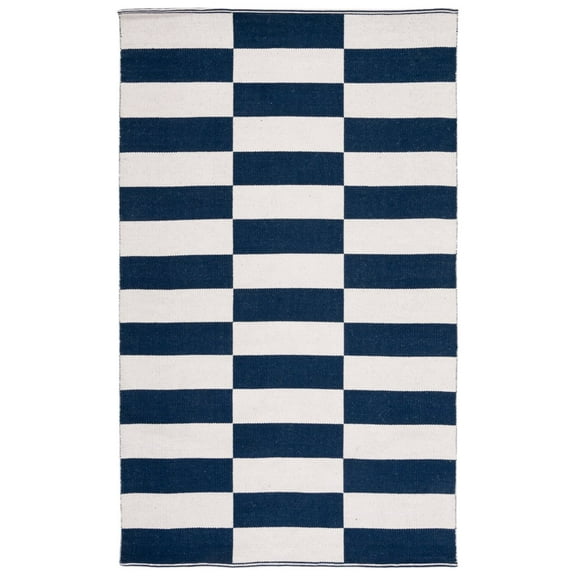 SAFAVIEH Montauk Tanja Checkered Cotton Area Rug, Navy/Ivory, 5' x 8'