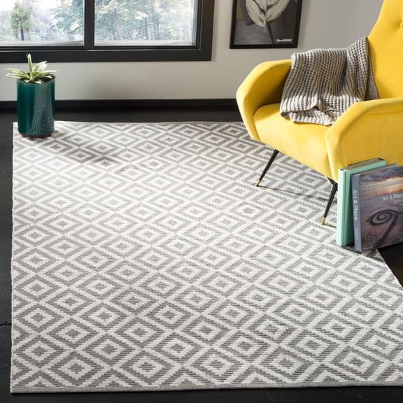 SAFAVIEH Montauk Tryik Geometric Diamonds Cotton Area Rug, Grey/Ivory, 8' x 10'