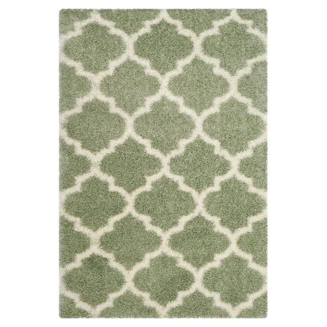 SAFAVIEH Montreal Lennart Geometric Quatrefoils Shag Area Rug, Sage/Ivory, 5'3" x 7'6"