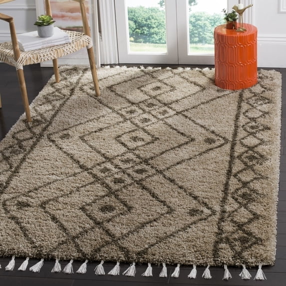 SAFAVIEH Moroccan Fringe Erksine Geometric Shag Area Rug, Mushroom/Grey, 5'1" x 7'6"