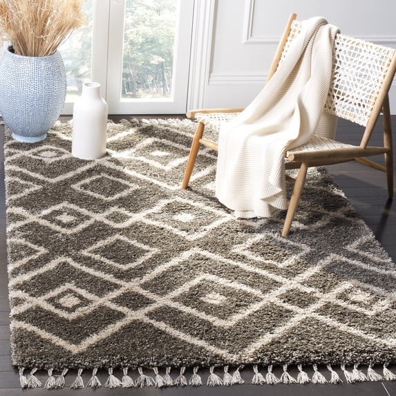 Safavieh Moroccan Fringe Janella Geometric Shag Area Rug, Gray/Cream, 5'3" x 7'6"