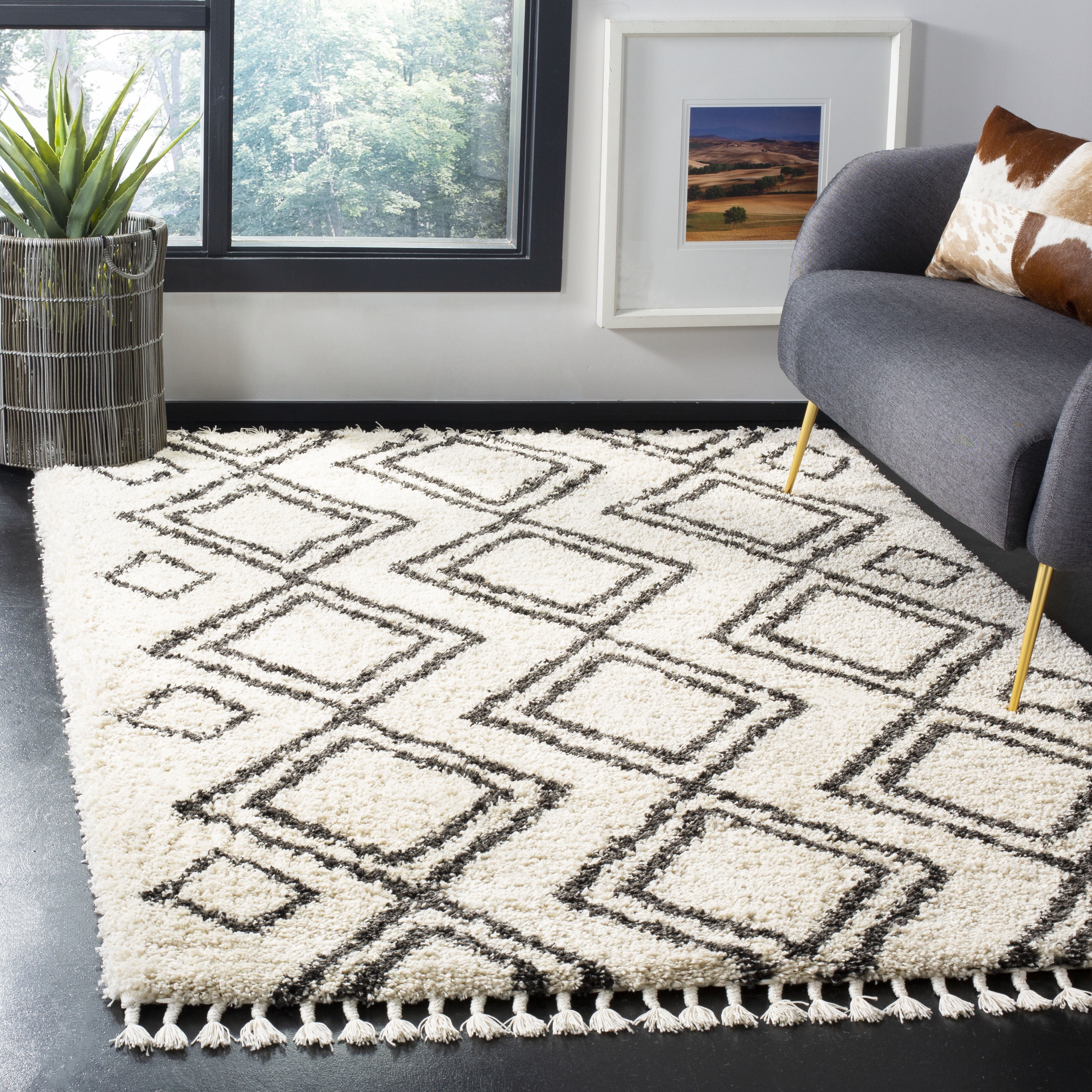 SAFAVIEH Moroccan Fringe Kaelea Geometric Shag Area Rug, Cream