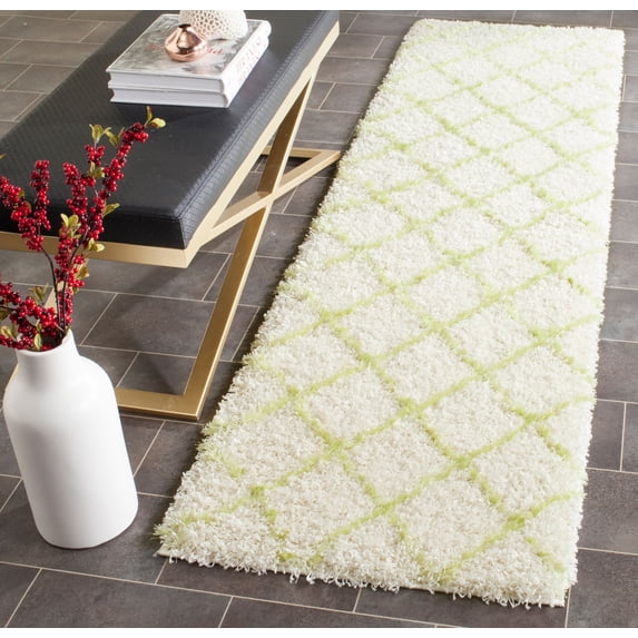 SAFAVIEH Moroccan Luvenia Geometric Shag Runner Rug, Ivory/Green, 2'3" x 8'