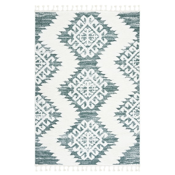 SAFAVIEH Moroccan Tassel Desmond Southwestern Shag Area Rug, Green/Ivory, 5'3" x 7'6"