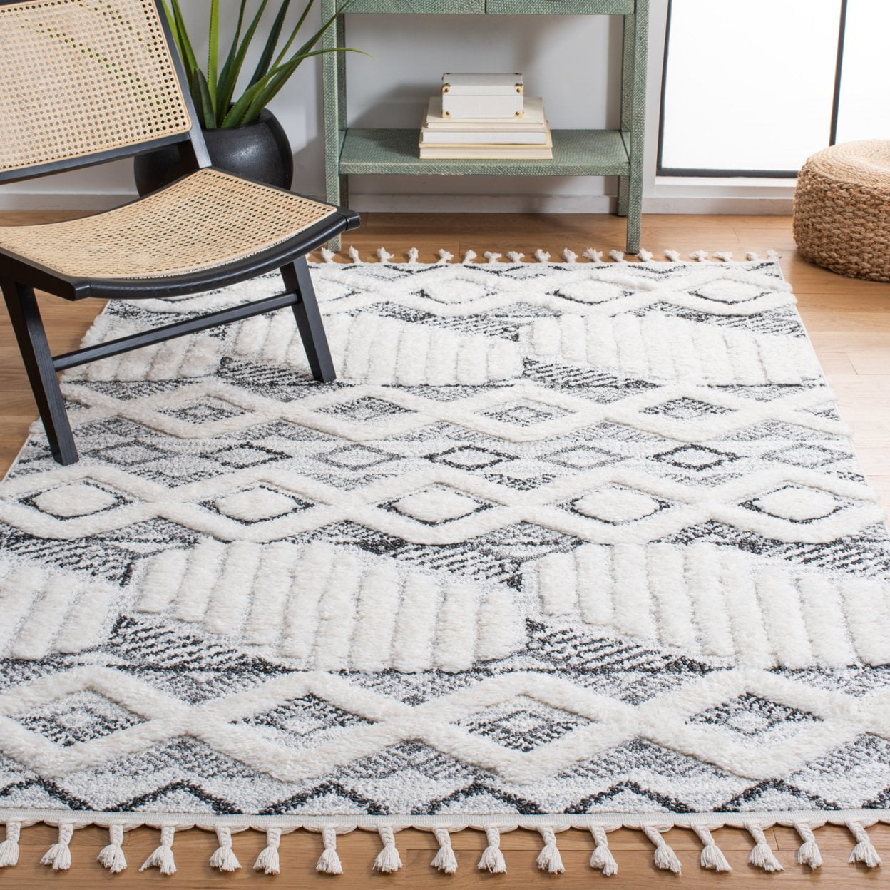 SAFAVIEH Moroccan Tassel Olgica Diamond Shag Area Rug, Ivory/Grey, 3' x 5'