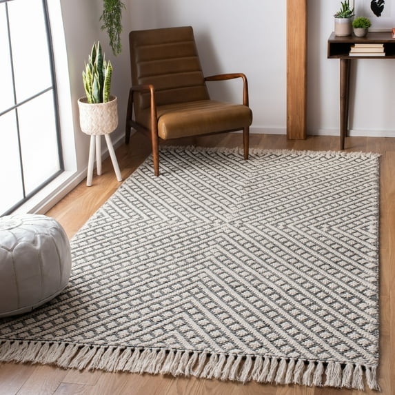 SAFAVIEH Natura Calanthia Geometric Fringe Area Rug, Ivory/Black, 6' x 9'
