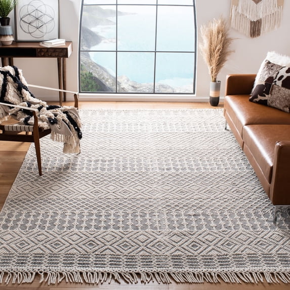SAFAVIEH Natura Cordelia Southwestern Fringe Wool Area Rug, Ivory/Black, 5' x 8'