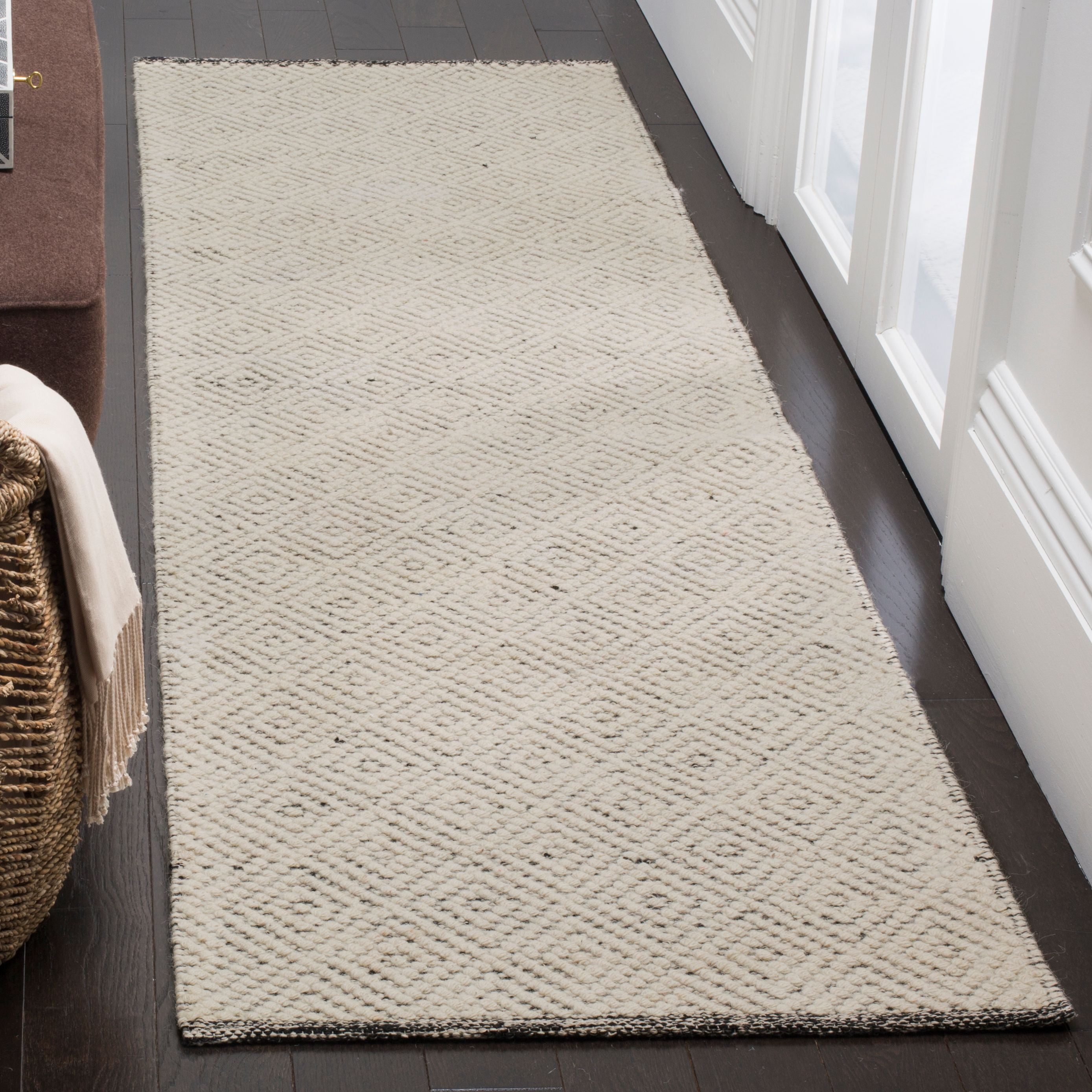 SAFAVIEH Natura Eanna Geometric Wool Runner Rug, Ivory/Light Grey, 2'3" x 10'