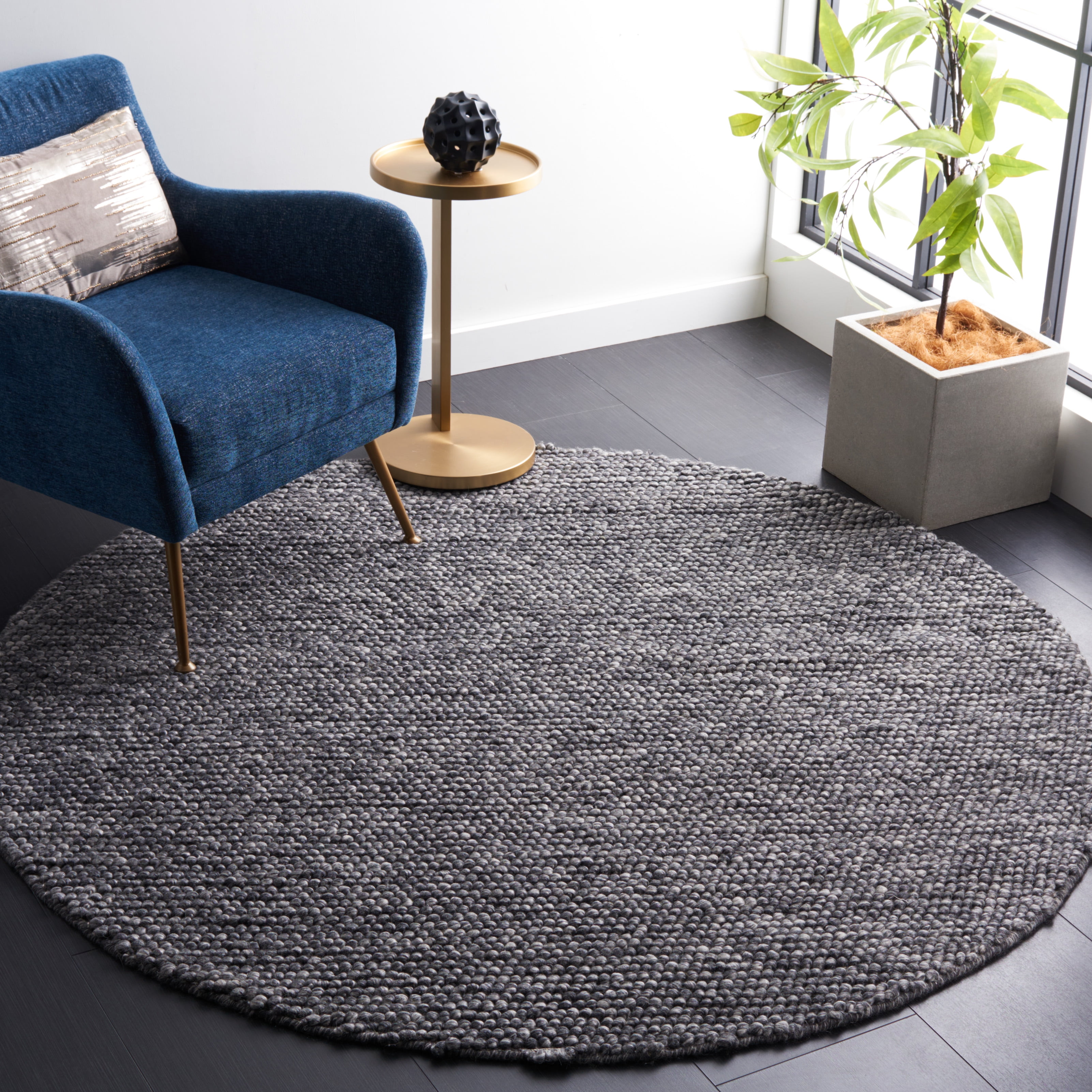 SAFAVIEH Natura Feride Geometric Area Rug, Dark Grey, 4' x 4' Round - Scandinavian Design, Dark Grey, Handmade Wool Blend, Ideal for Living Room, Bedroom, Dining Space