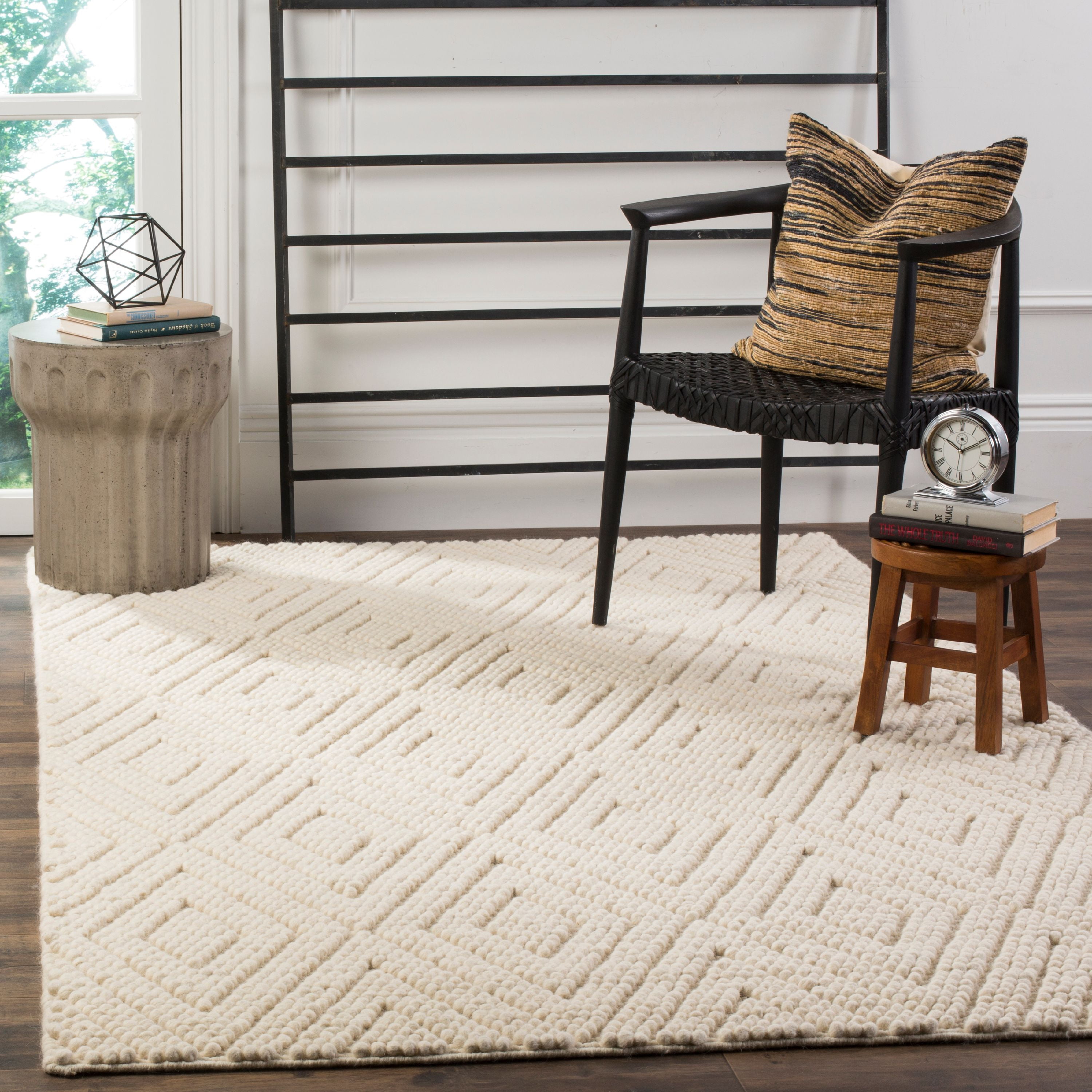 SAFAVIEH Natura Glenda Geometric Diamonds Wool Area Rug, Ivory, 9' x 12'