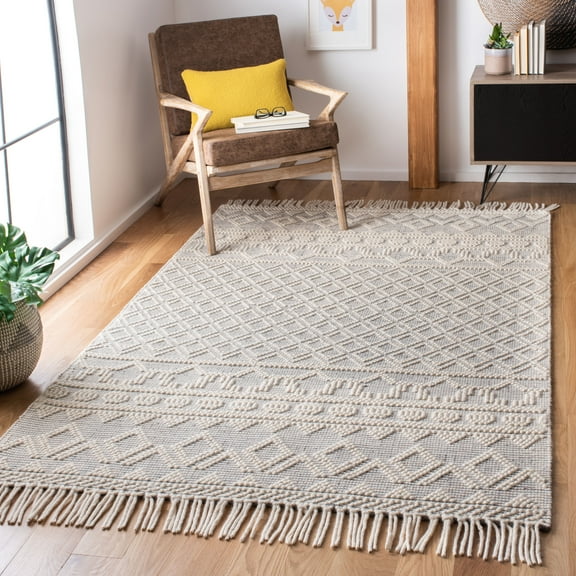 SAFAVIEH Natura Jermaine Southwestern Fringe Area Rug, Ivory/Grey, 4' x 6'