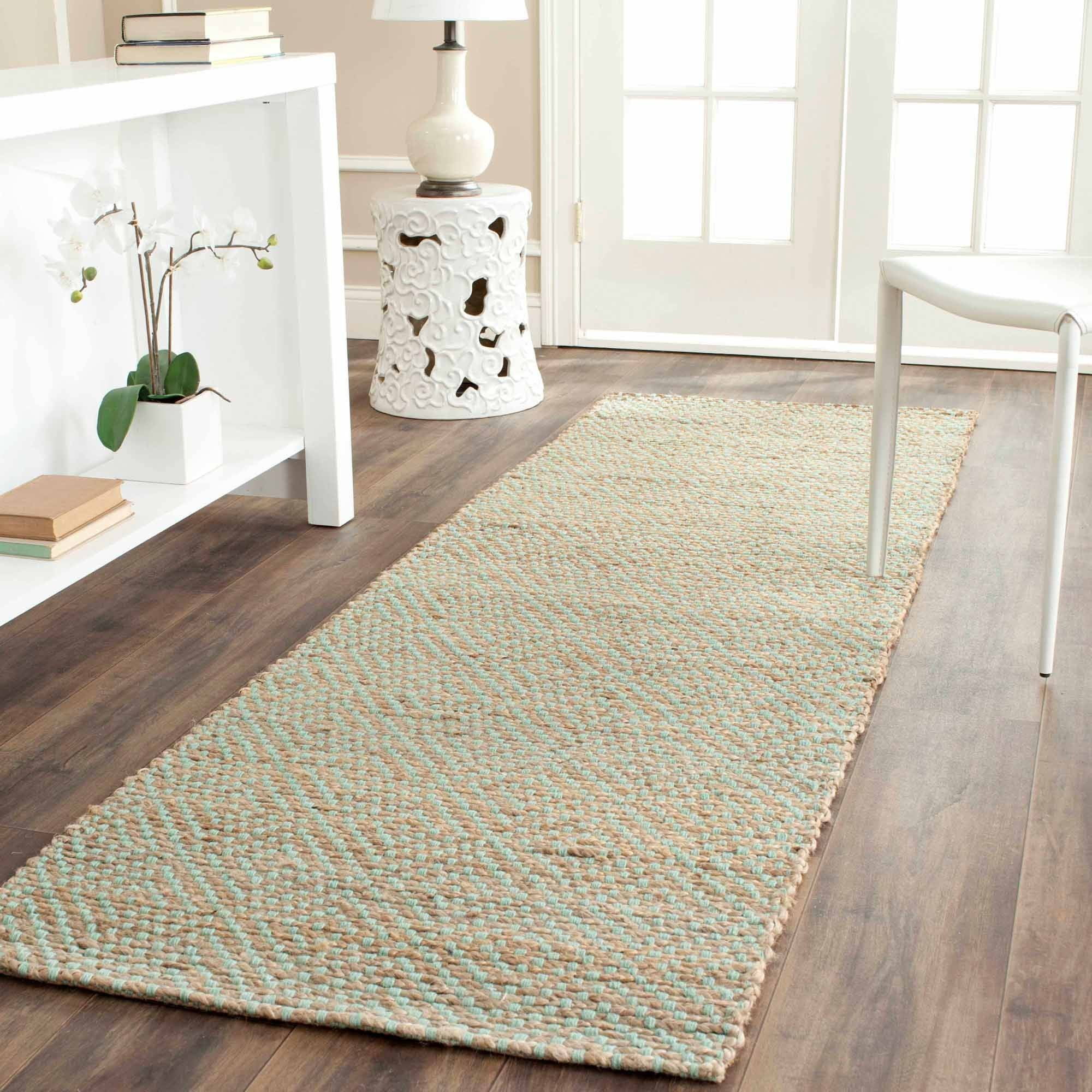 SAFAVIEH Natural Fiber Braxton Braided Jute Runner Rug, Natural/Green, 2'6" x 8'