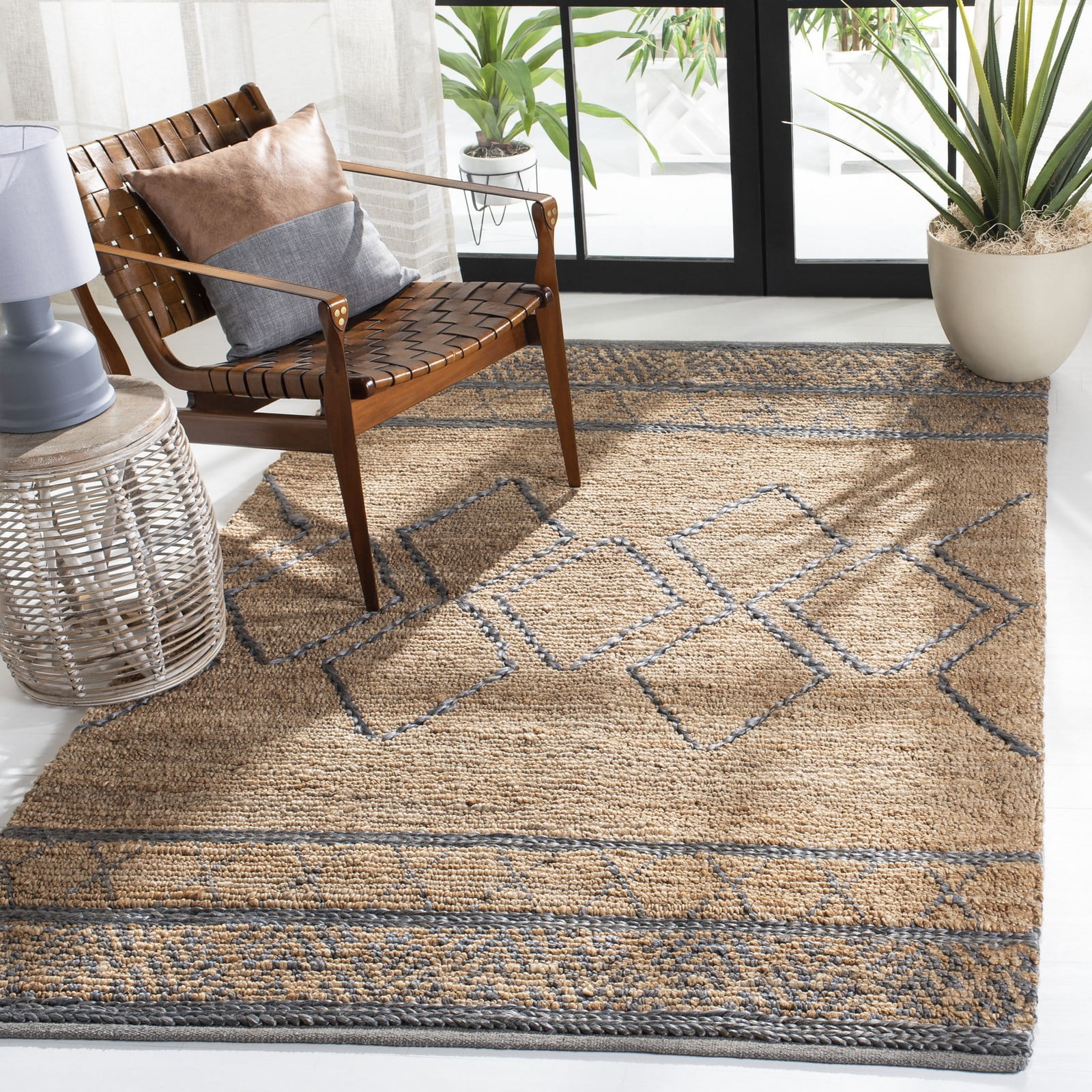 SAFAVIEH Natural Fiber Dahila Geometric Jute Area Rug, Beige/Grey, 4' x 6'