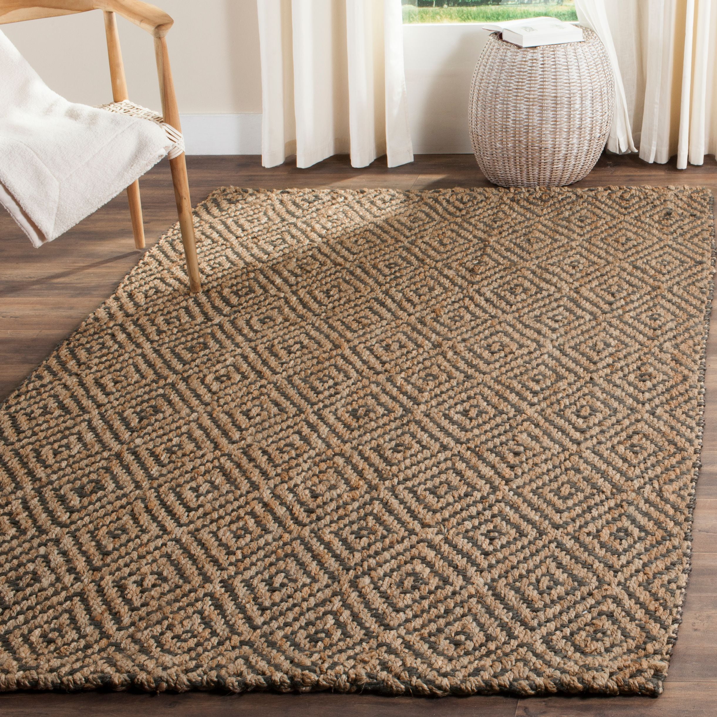 Handmade Beige Geometric Jute Square Area Rug