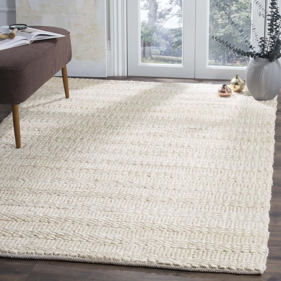 SAFAVIEH Natural Fiber Henrika Braided Area Rug, Bleach, 4' x 6'