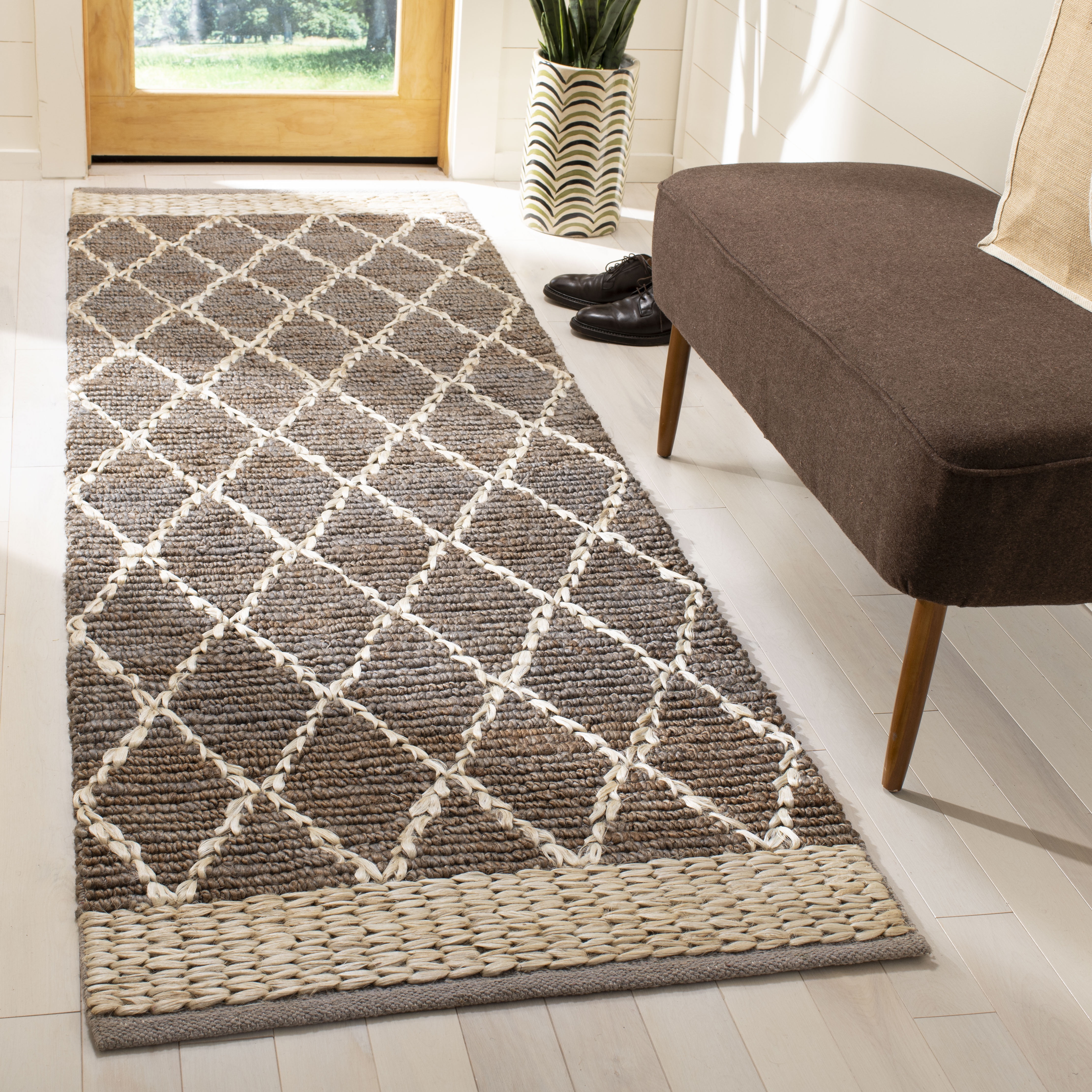 SAFAVIEH Natural Fiber Ingram Geometric Runner Rug, Natural/Grey, 2'6" x 8'