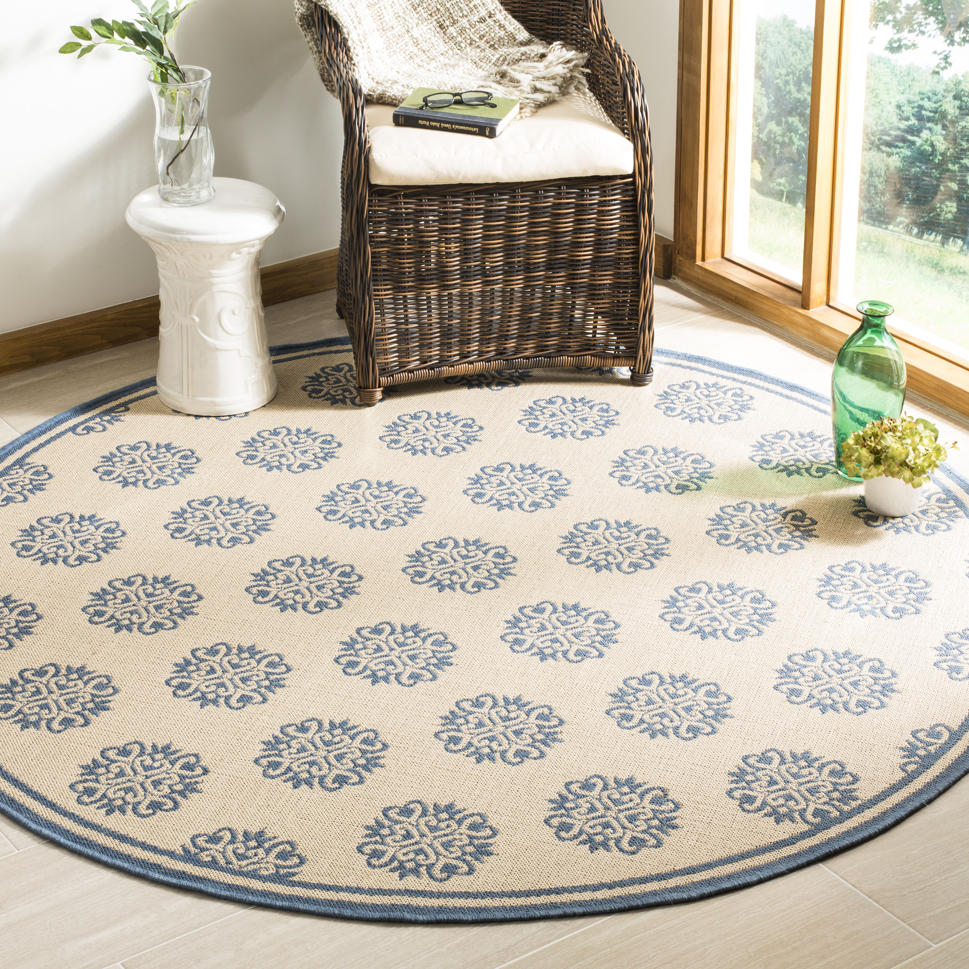 SAFAVIEH Outdoor LND181M Linden Collection Blue / Creme Rug