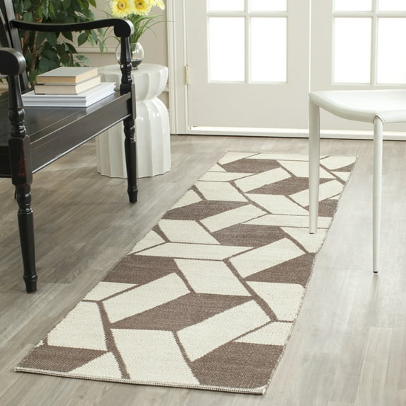 SAFAVIEH Patio Collection TMF124C Handwoven Saddle Rug